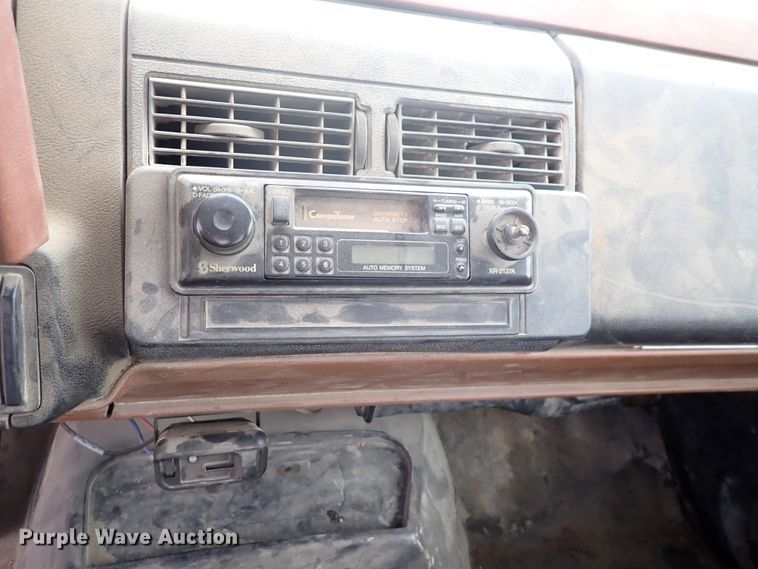 image for item DN2134 1994 GMC TopKick  dump flatbed truck