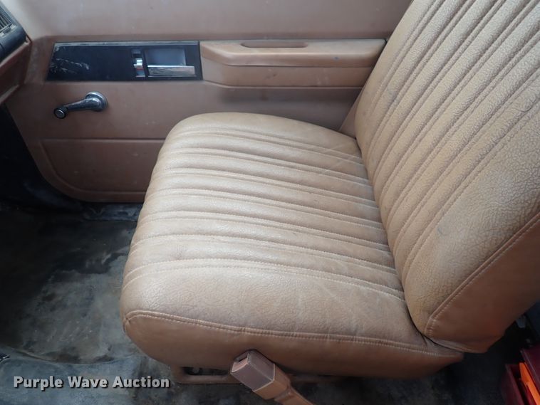 image for item DN2134 1994 GMC TopKick  dump flatbed truck