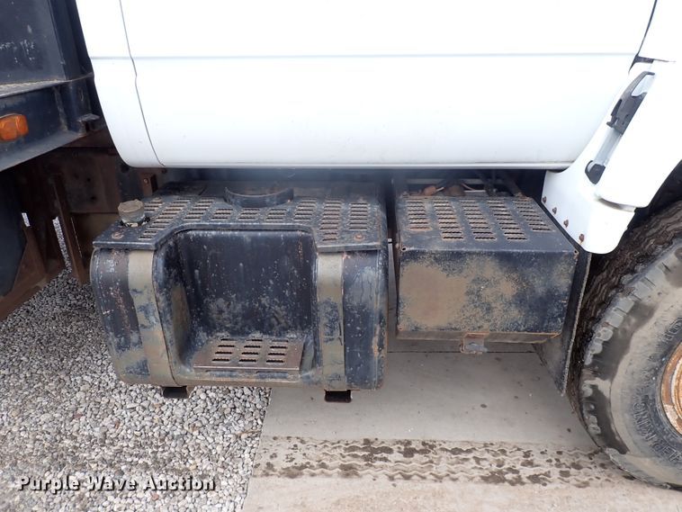 image for item DN2134 1994 GMC TopKick  dump flatbed truck