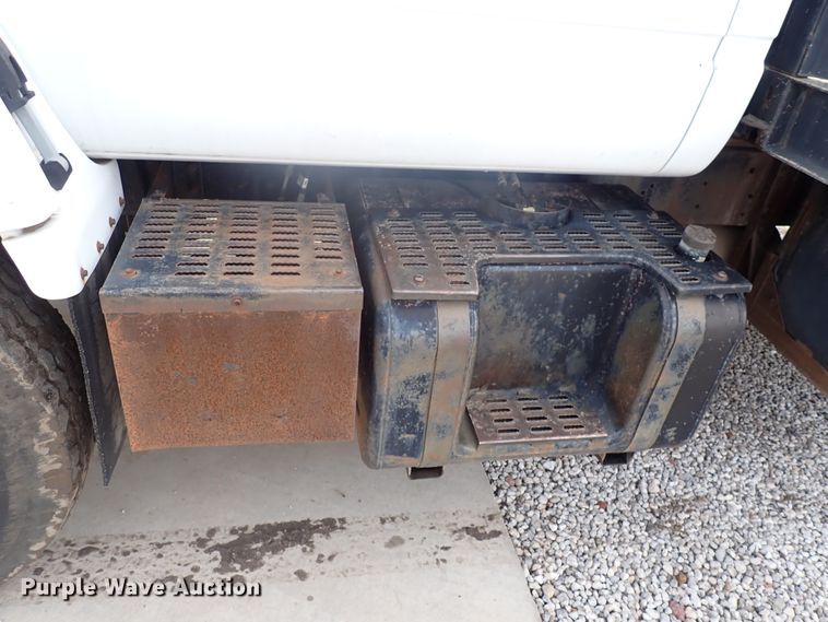 image for item DN2134 1994 GMC TopKick  dump flatbed truck