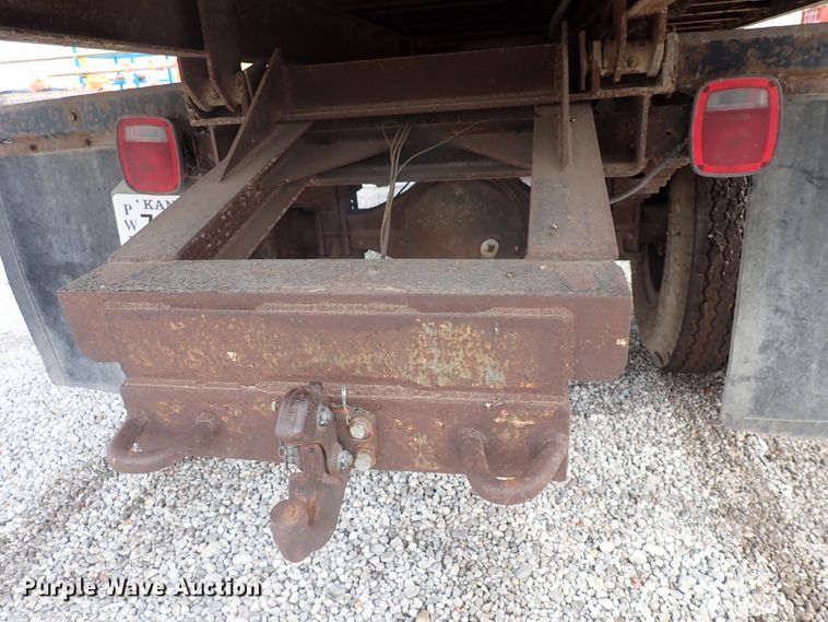 image for item DN2134 1994 GMC TopKick  dump flatbed truck