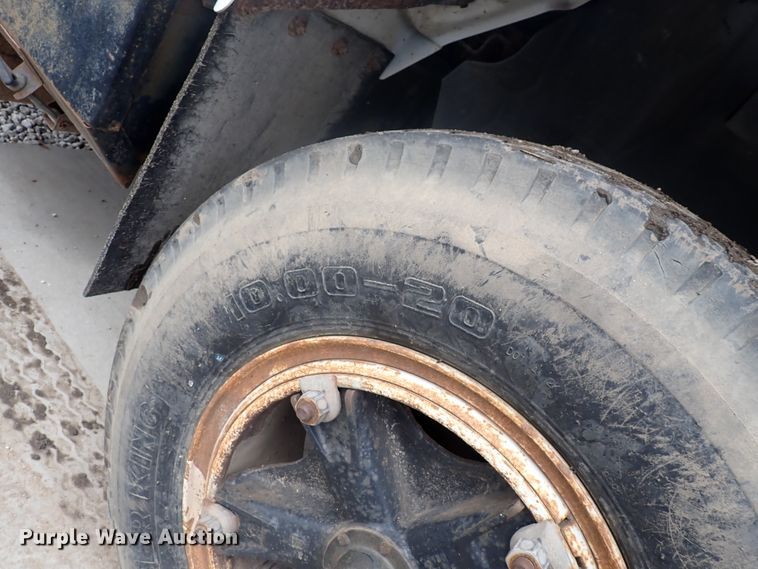 image for item DN2134 1994 GMC TopKick  dump flatbed truck