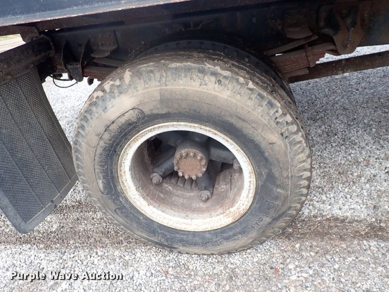 image for item DN2134 1994 GMC TopKick  dump flatbed truck