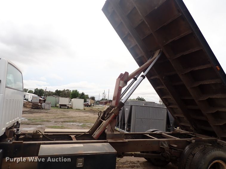 image for item DN2134 1994 GMC TopKick  dump flatbed truck