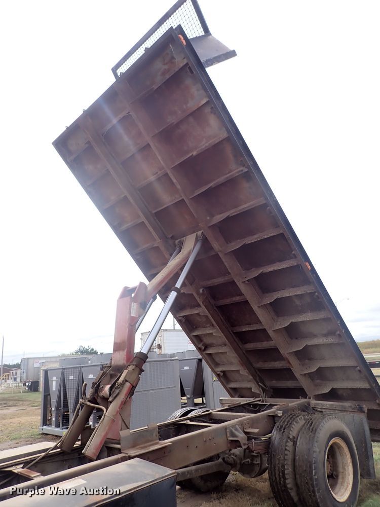 image for item DN2134 1994 GMC TopKick  dump flatbed truck