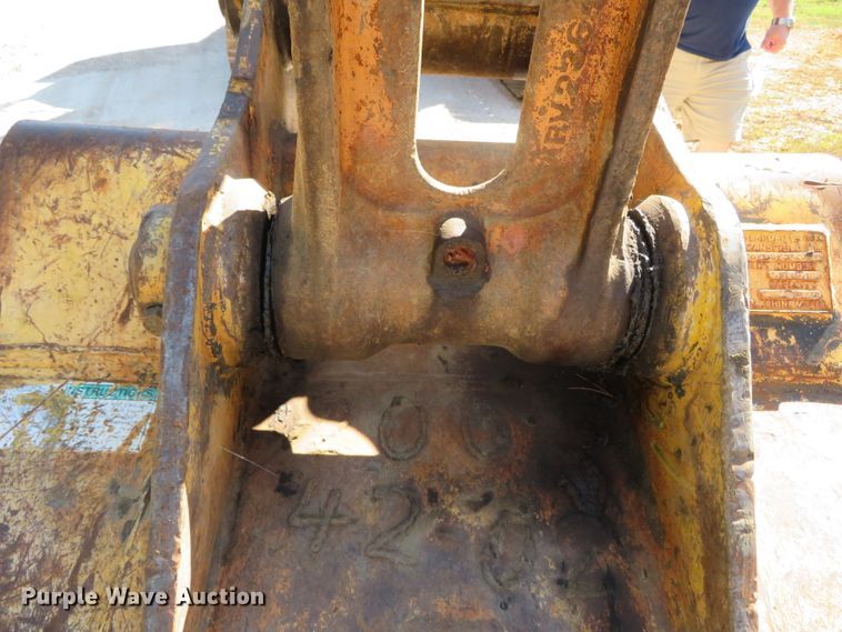 image for item DN7757 2003 Case CX225SR  excavator