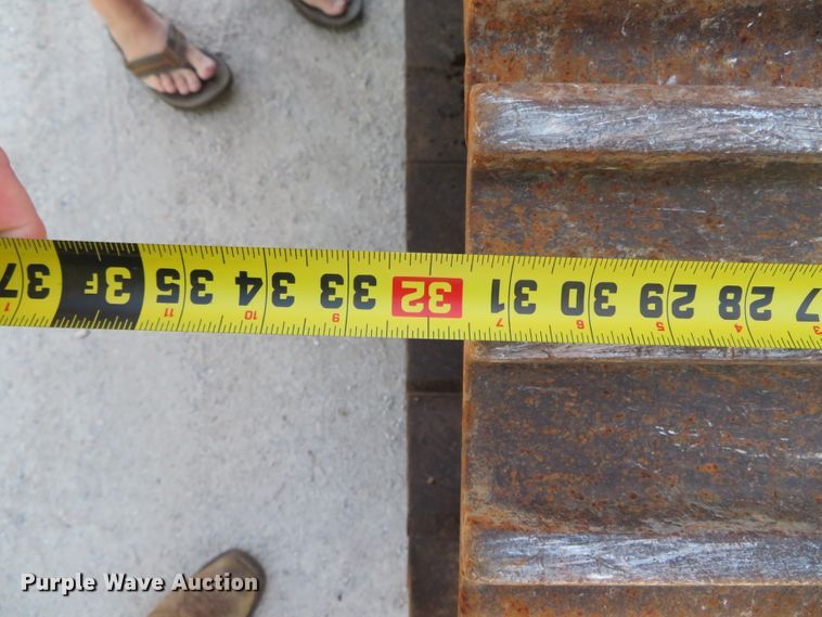 image for item DN7757 2003 Case CX225SR  excavator