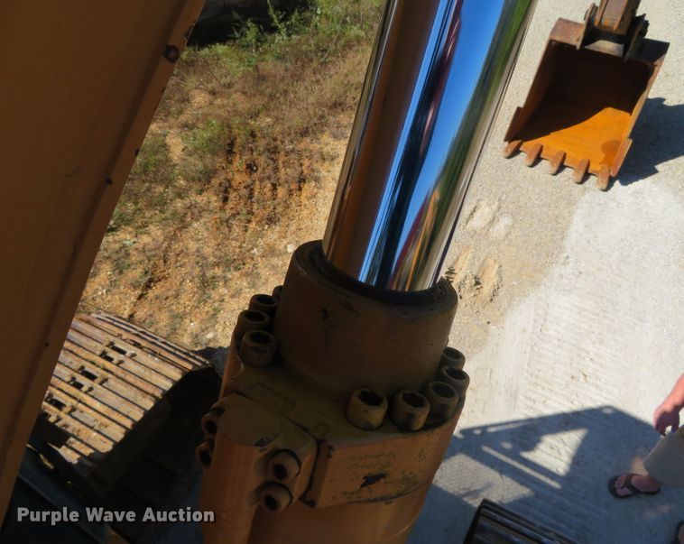 image for item DN7757 2003 Case CX225SR  excavator