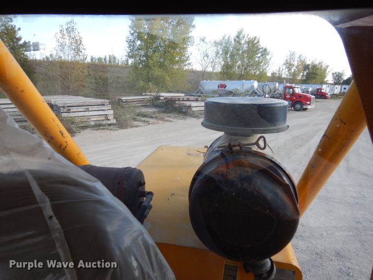 image for item EV9324 Clark 75B  wheel loader