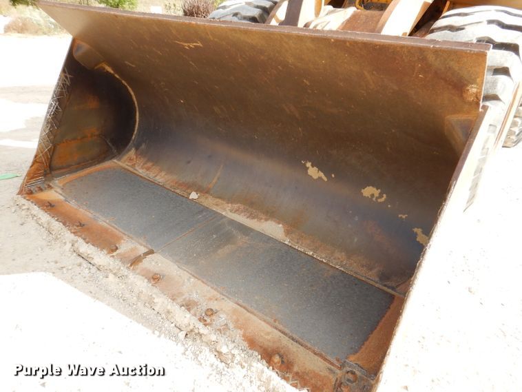 image for item EV9325 1982 Caterpillar 966D  wheel loader