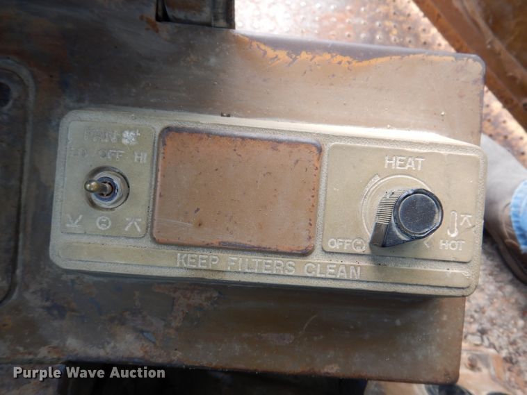 image for item EV9325 1982 Caterpillar 966D  wheel loader