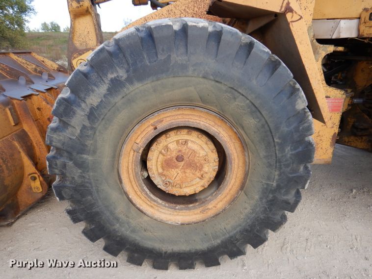 image for item EV9325 1982 Caterpillar 966D  wheel loader