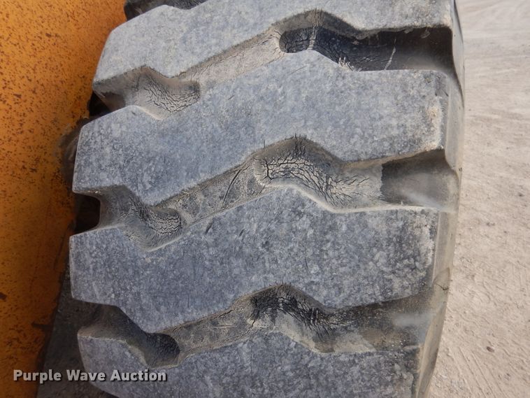 image for item EV9325 1982 Caterpillar 966D  wheel loader