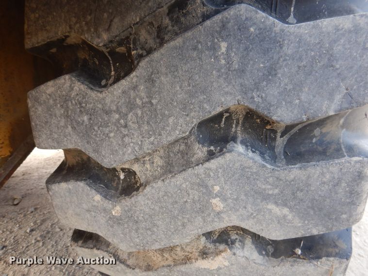 image for item EV9325 1982 Caterpillar 966D  wheel loader