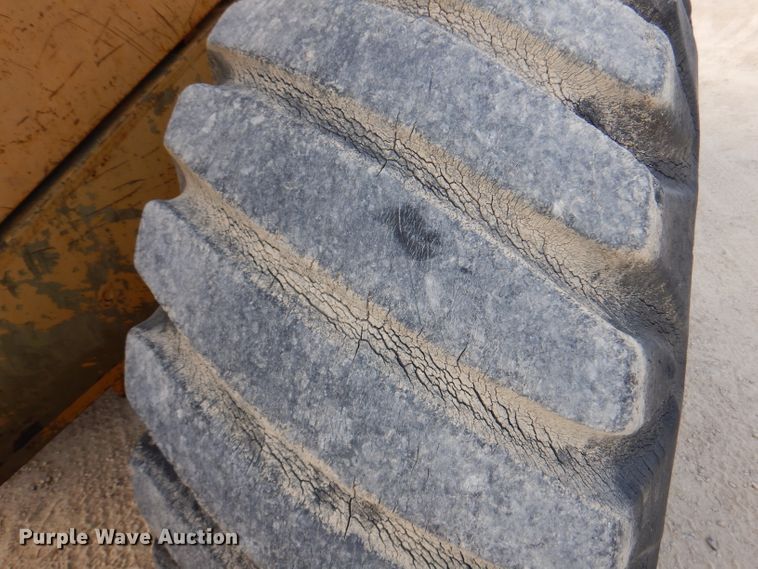 image for item EV9325 1982 Caterpillar 966D  wheel loader