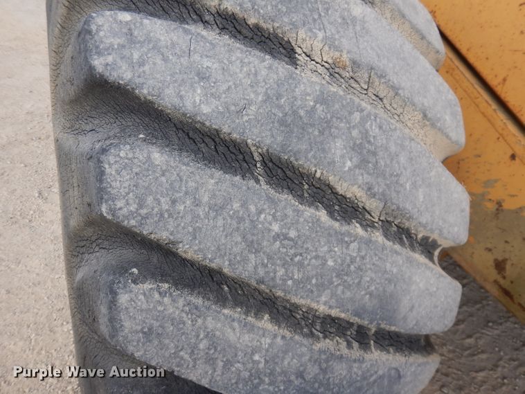 image for item EV9325 1982 Caterpillar 966D  wheel loader