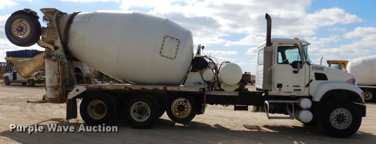 image for item EV9327 2004 Mack CV513  ready mix truck