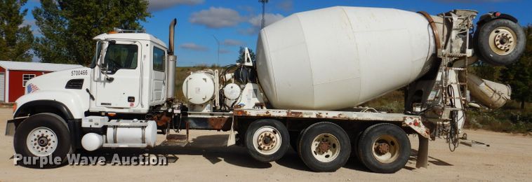 image for item EV9327 2004 Mack CV513  ready mix truck