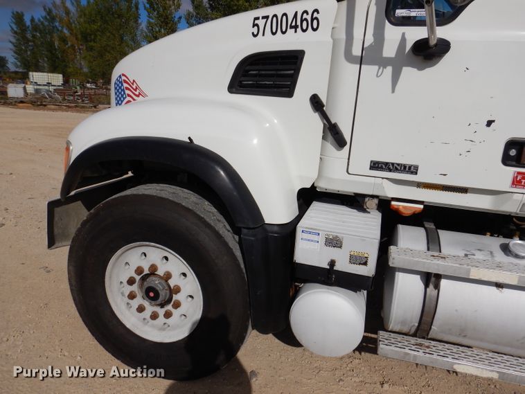 image for item EV9327 2004 Mack CV513  ready mix truck