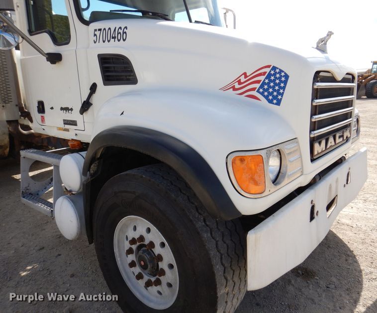 image for item EV9327 2004 Mack CV513  ready mix truck