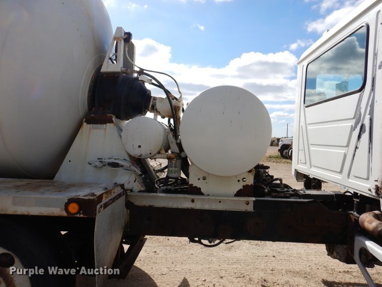 image for item EV9327 2004 Mack CV513  ready mix truck