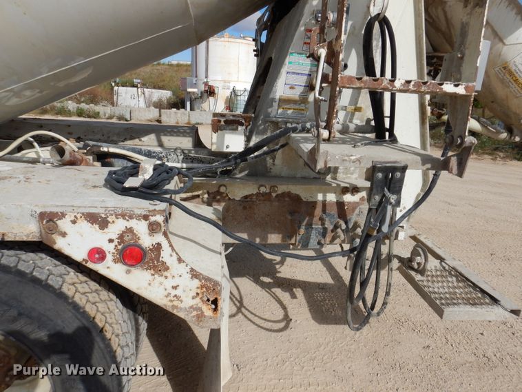 image for item EV9327 2004 Mack CV513  ready mix truck