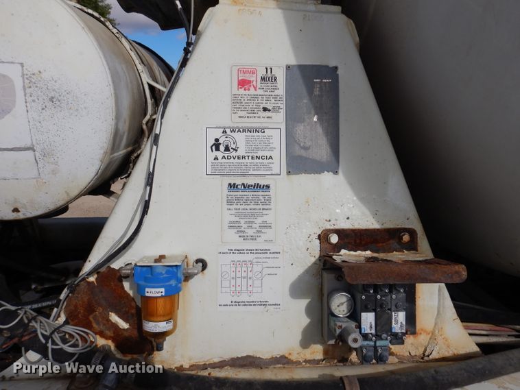 image for item EV9327 2004 Mack CV513  ready mix truck