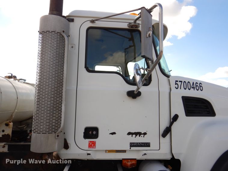 image for item EV9327 2004 Mack CV513  ready mix truck