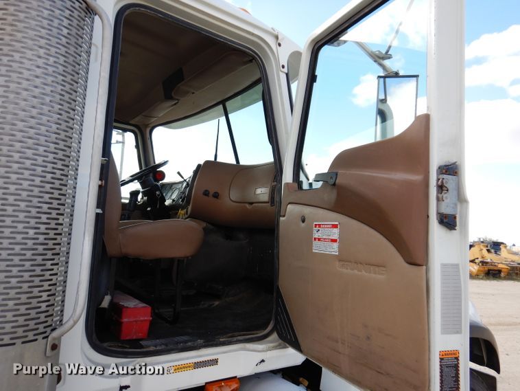 image for item EV9327 2004 Mack CV513  ready mix truck