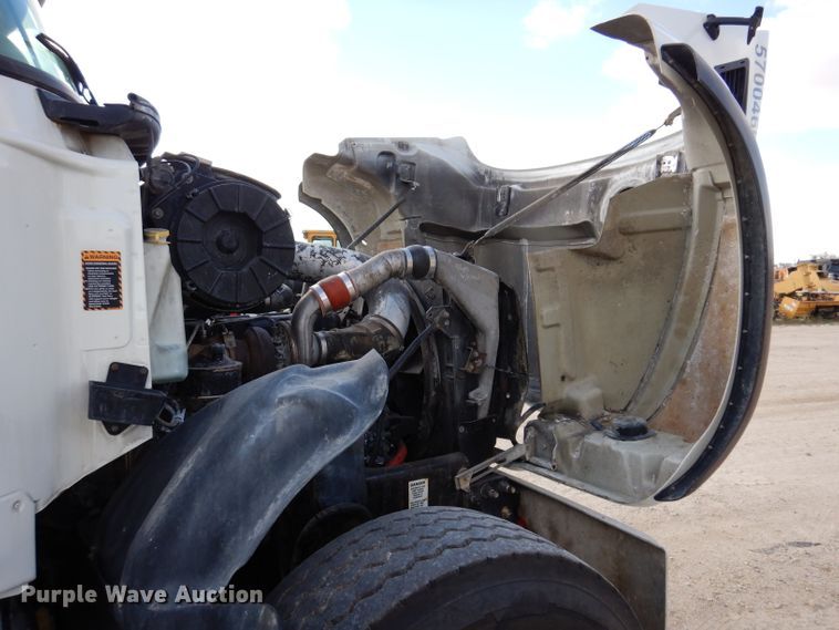 image for item EV9327 2004 Mack CV513  ready mix truck