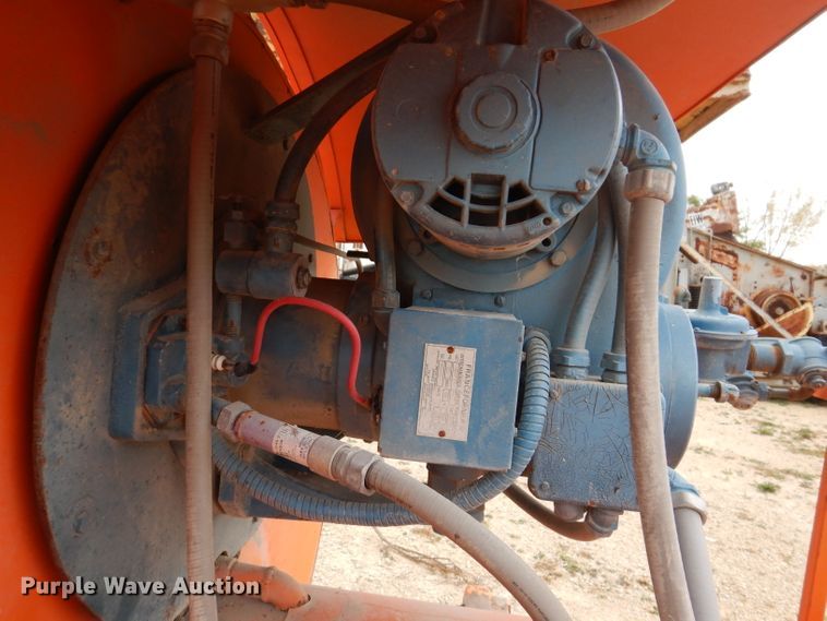 image for item EV9337 CEI CEI 1000  oil heater