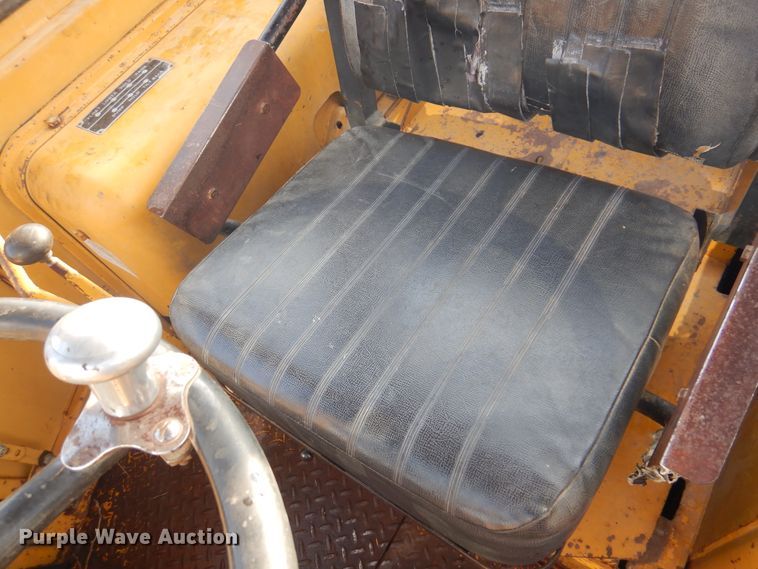 image for item EX9691 1969 Caterpillar 930  wheel loader