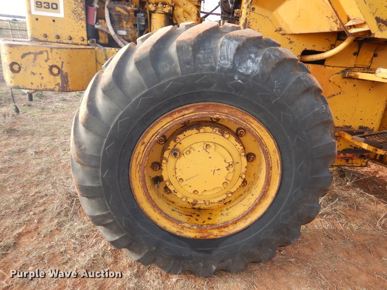 image for item EX9691 1969 Caterpillar 930  wheel loader