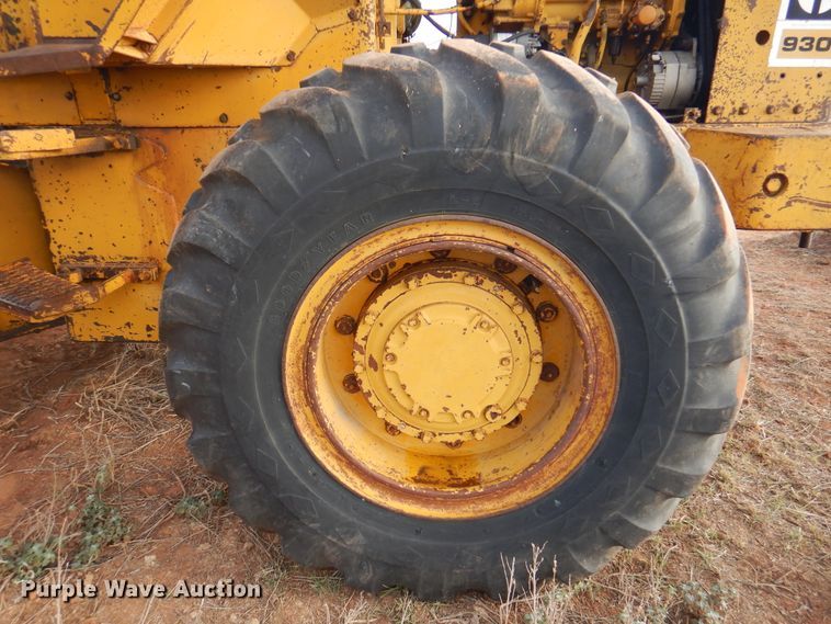 image for item EX9691 1969 Caterpillar 930  wheel loader