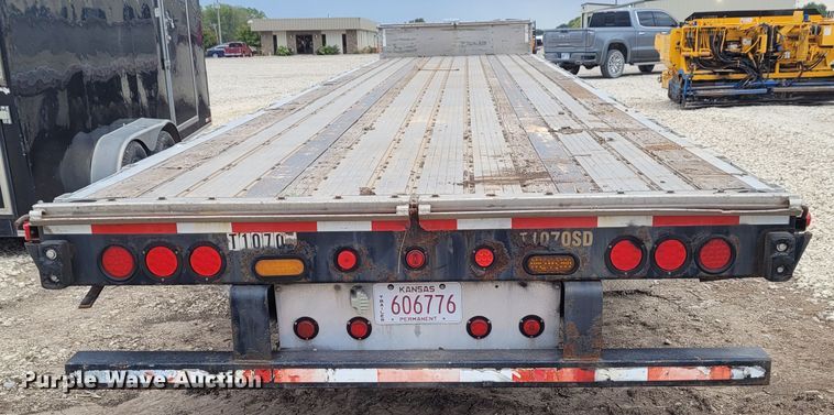 image for item FC9058 2006 Transcraft Eagle  drop deck equipment trailer