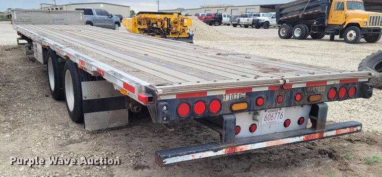 image for item FC9058 2006 Transcraft Eagle  drop deck equipment trailer
