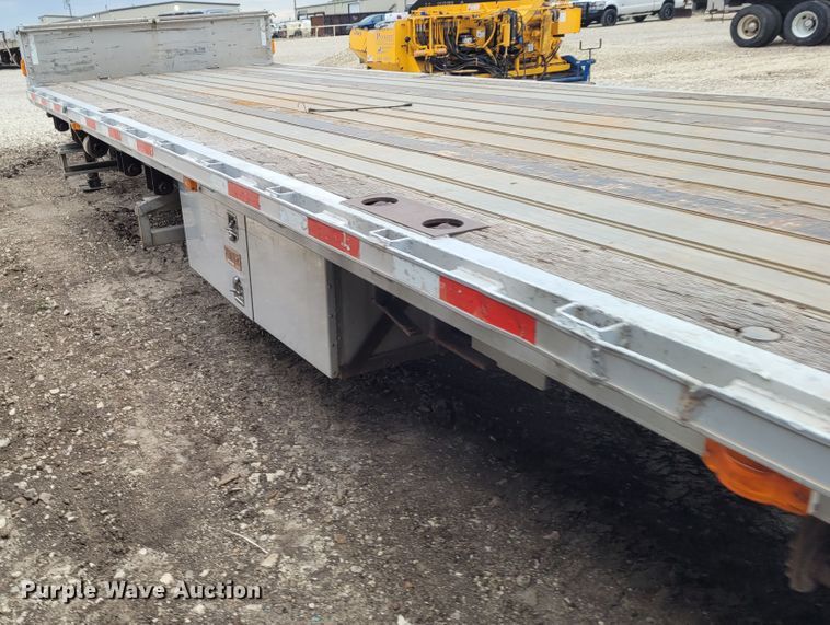 image for item FC9058 2006 Transcraft Eagle  drop deck equipment trailer