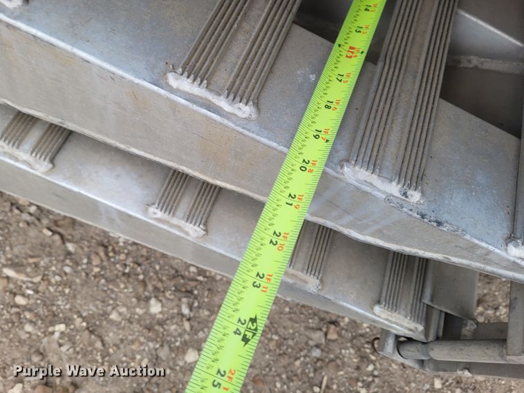 image for item FC9058 2006 Transcraft Eagle  drop deck equipment trailer