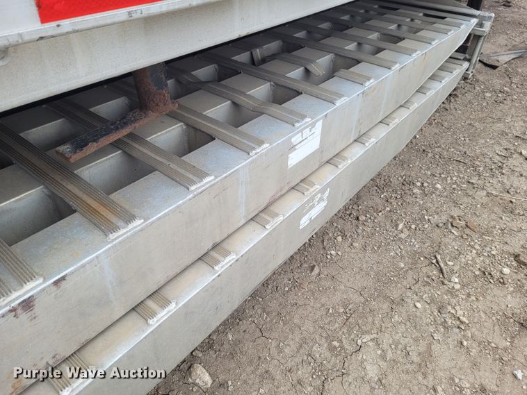 image for item FC9058 2006 Transcraft Eagle  drop deck equipment trailer