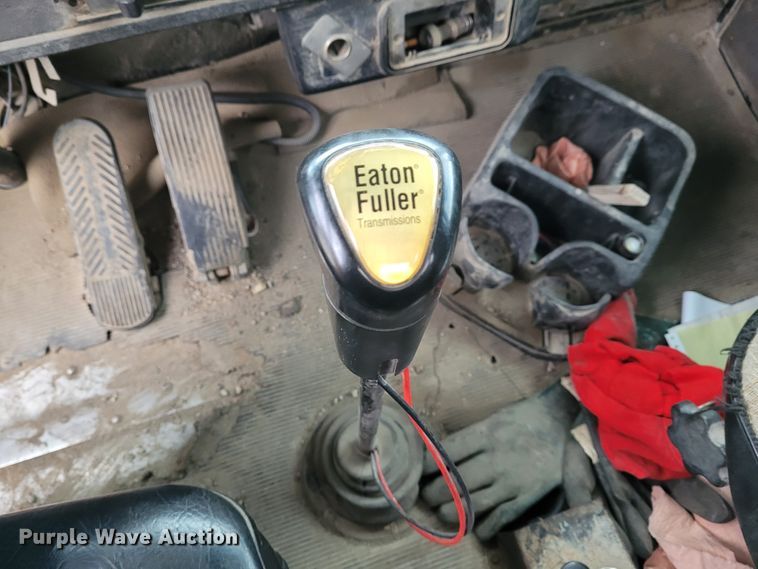 image for item FC9060 1994 Kenworth T600  fuel truck