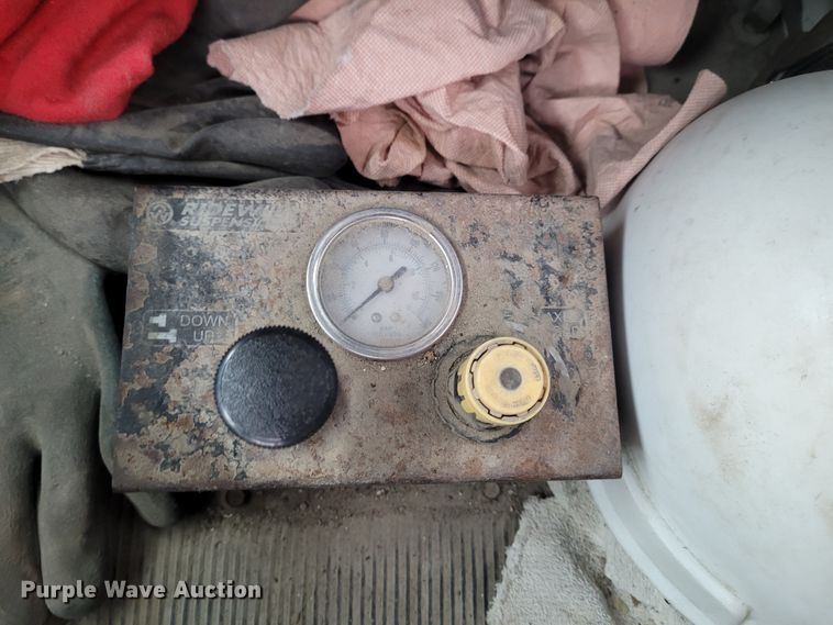 image for item FC9060 1994 Kenworth T600  fuel truck