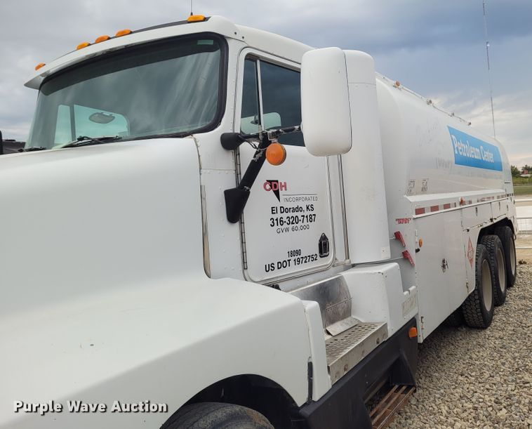 image for item FC9060 1994 Kenworth T600  fuel truck