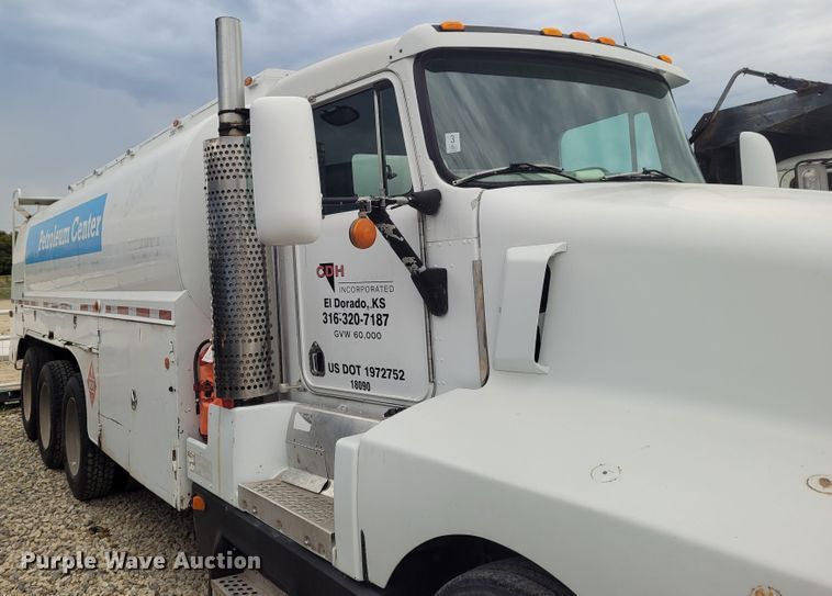 image for item FC9060 1994 Kenworth T600  fuel truck