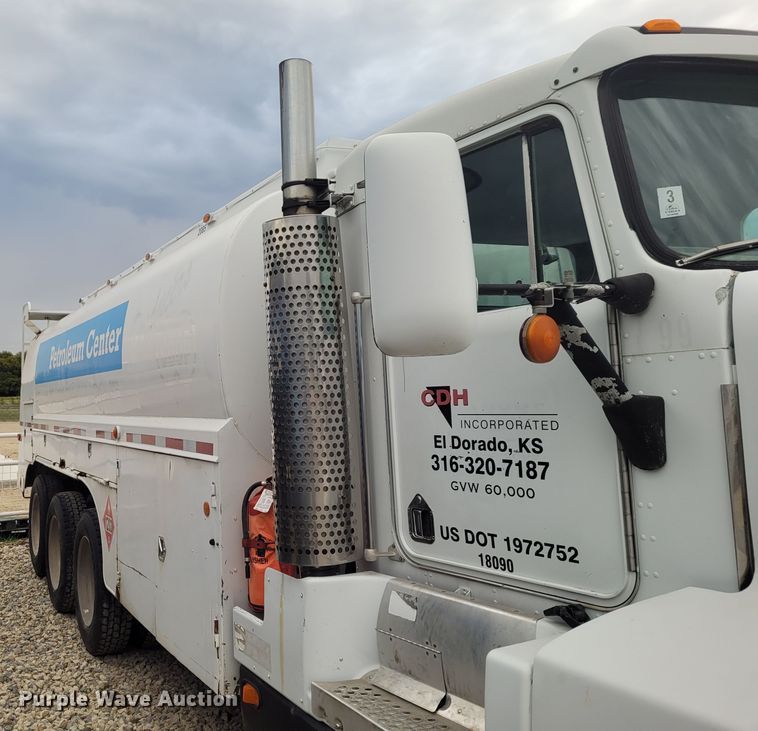 image for item FC9060 1994 Kenworth T600  fuel truck