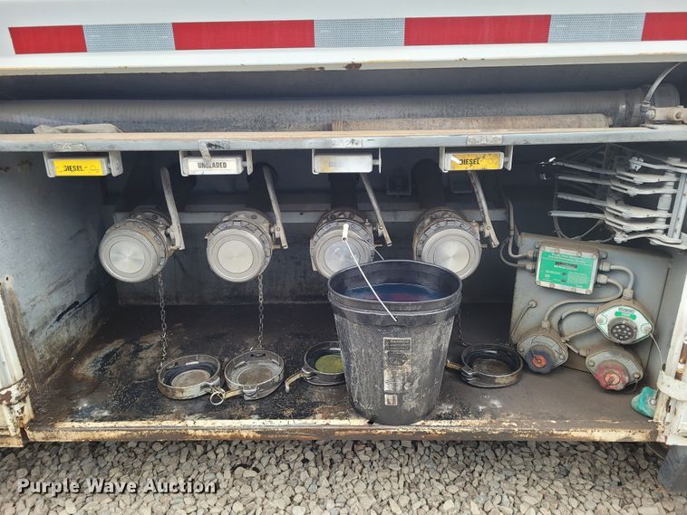 image for item FC9060 1994 Kenworth T600  fuel truck