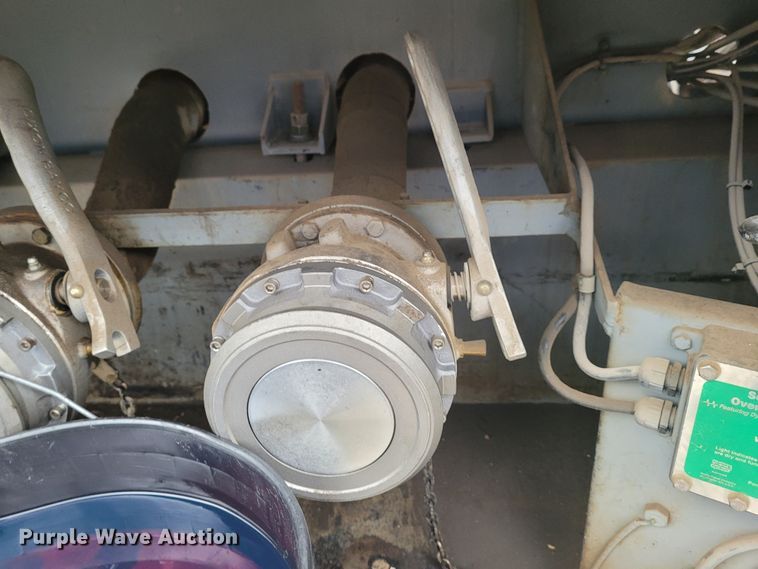 image for item FC9060 1994 Kenworth T600  fuel truck