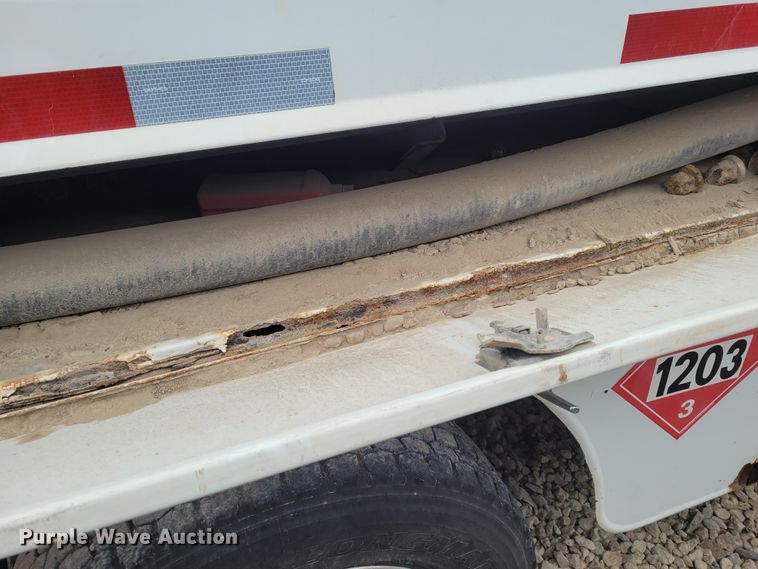 image for item FC9060 1994 Kenworth T600  fuel truck