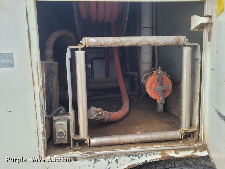 image for item FC9060 1994 Kenworth T600  fuel truck