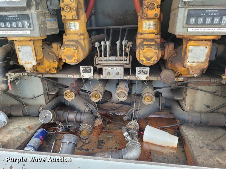 image for item FC9060 1994 Kenworth T600  fuel truck