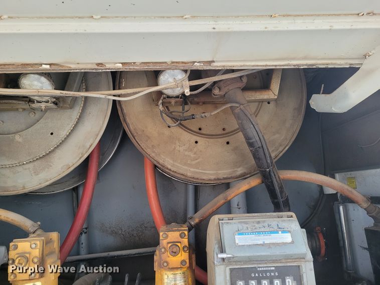 image for item FC9060 1994 Kenworth T600  fuel truck